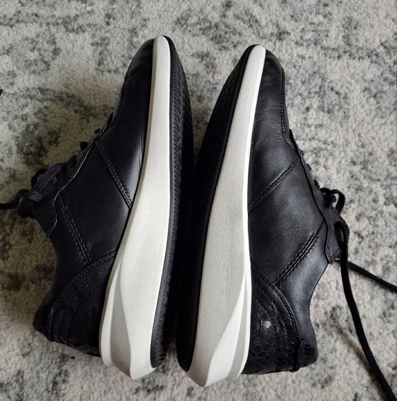 CLARKS Un Rio Black Sprint Black Leather Lace up Sneaker size 8 - Picture 4 of 10